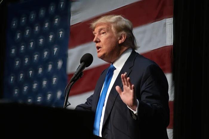 Обложка © Shutterstock / FOTODOM / mark reinstein