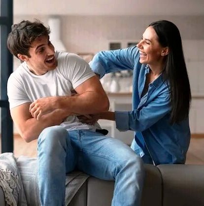 Щекотка: почему мы смеёмся только от чужих рук?