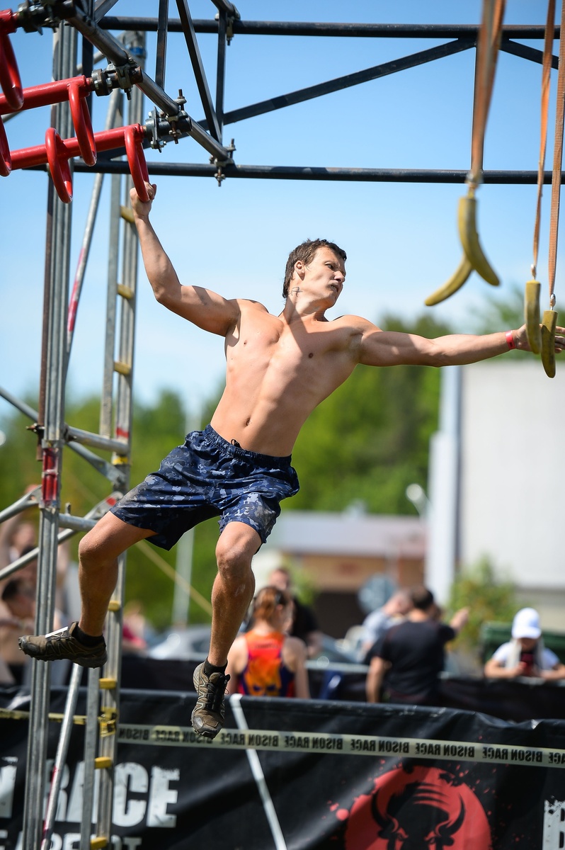 Артём на рукоходе