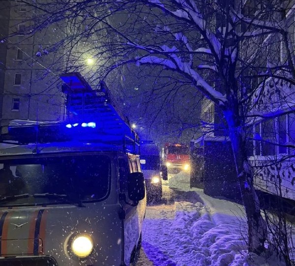 13-летняя девочка выпала из окна девятого этажа в Петрозаводске