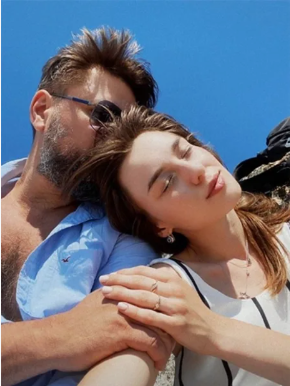 Логинов и Мария из открытого источника яндекс фото