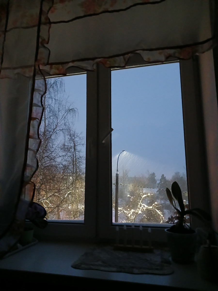 Занавески, кстати, я все же дошила))