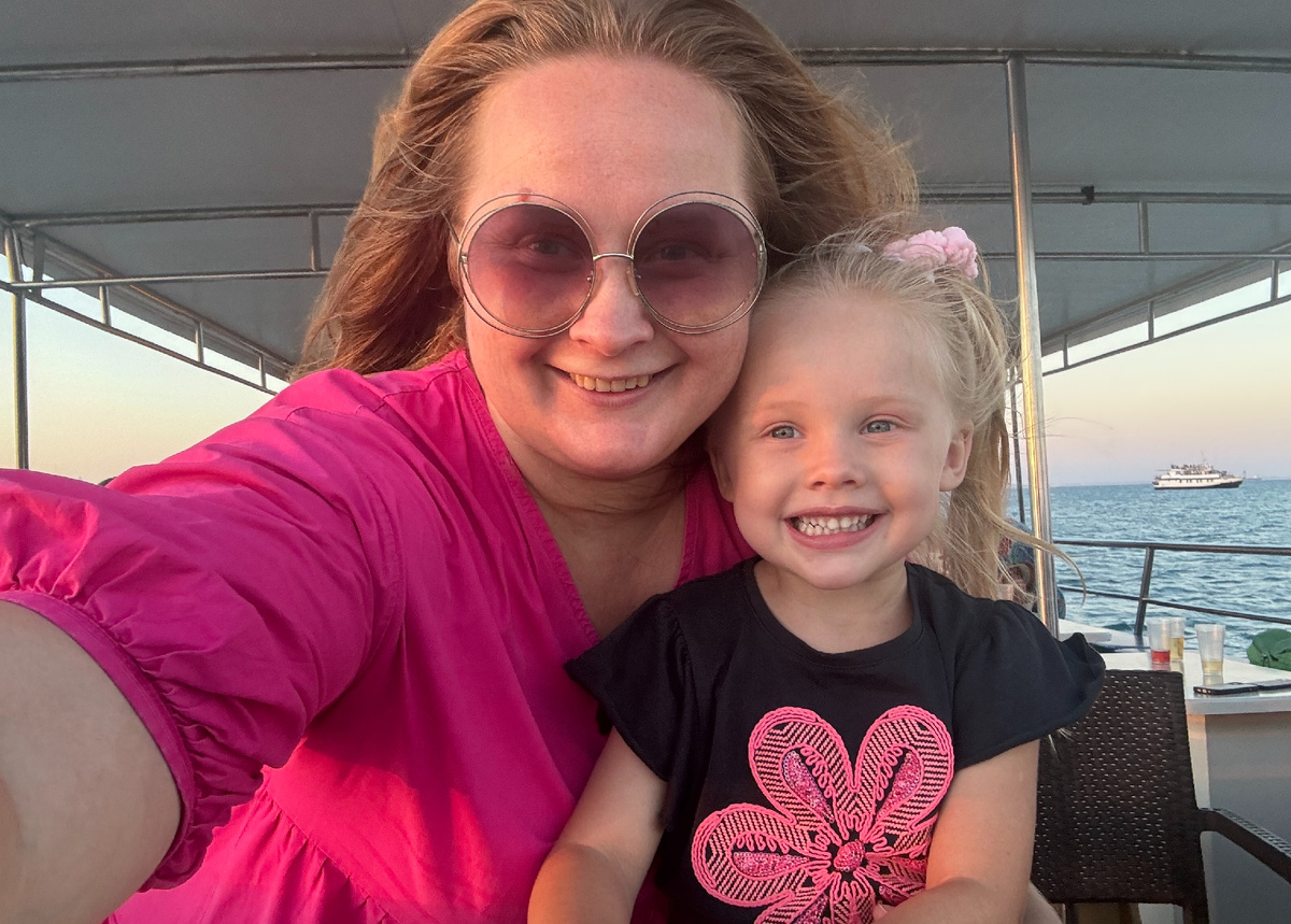 Катаемся с дочкой на кораблике, пока кредит поджаривает пятки...