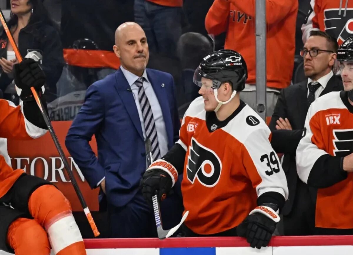     Broad Street Hockey об отношениях Токкета с Мичковым: весёлый взгляд на серьёзную проблему «Флайерз»