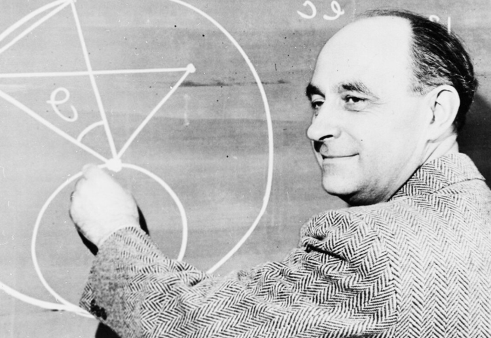 Энрико Ферми, физик. То, что он рисует - явно не "парадокс Ферми". Но всё равно поместим здесь его фото.