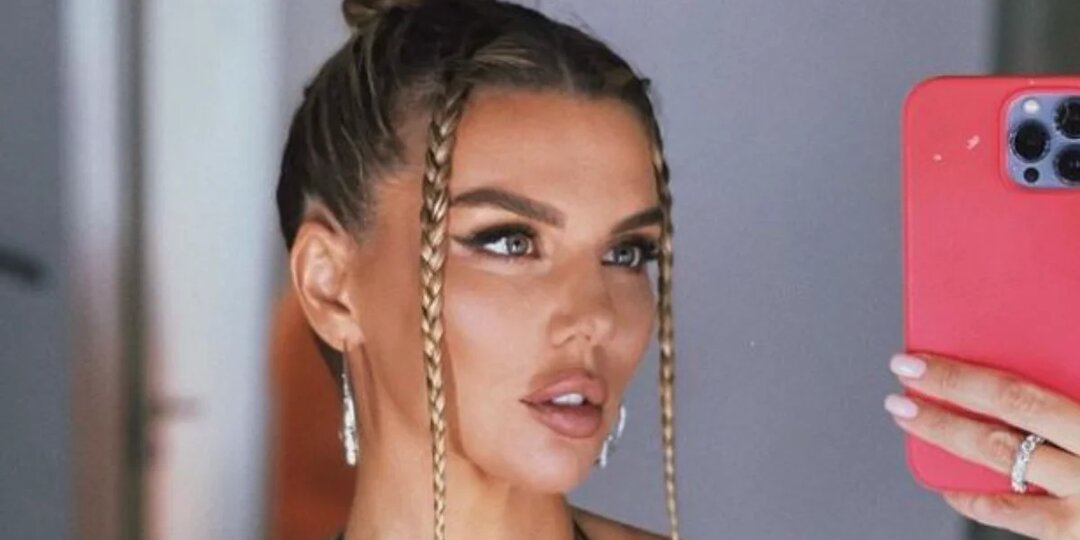 Анна Седокова поддержала Елену Товстик, рассказавшую о шантаже Кати Гордон