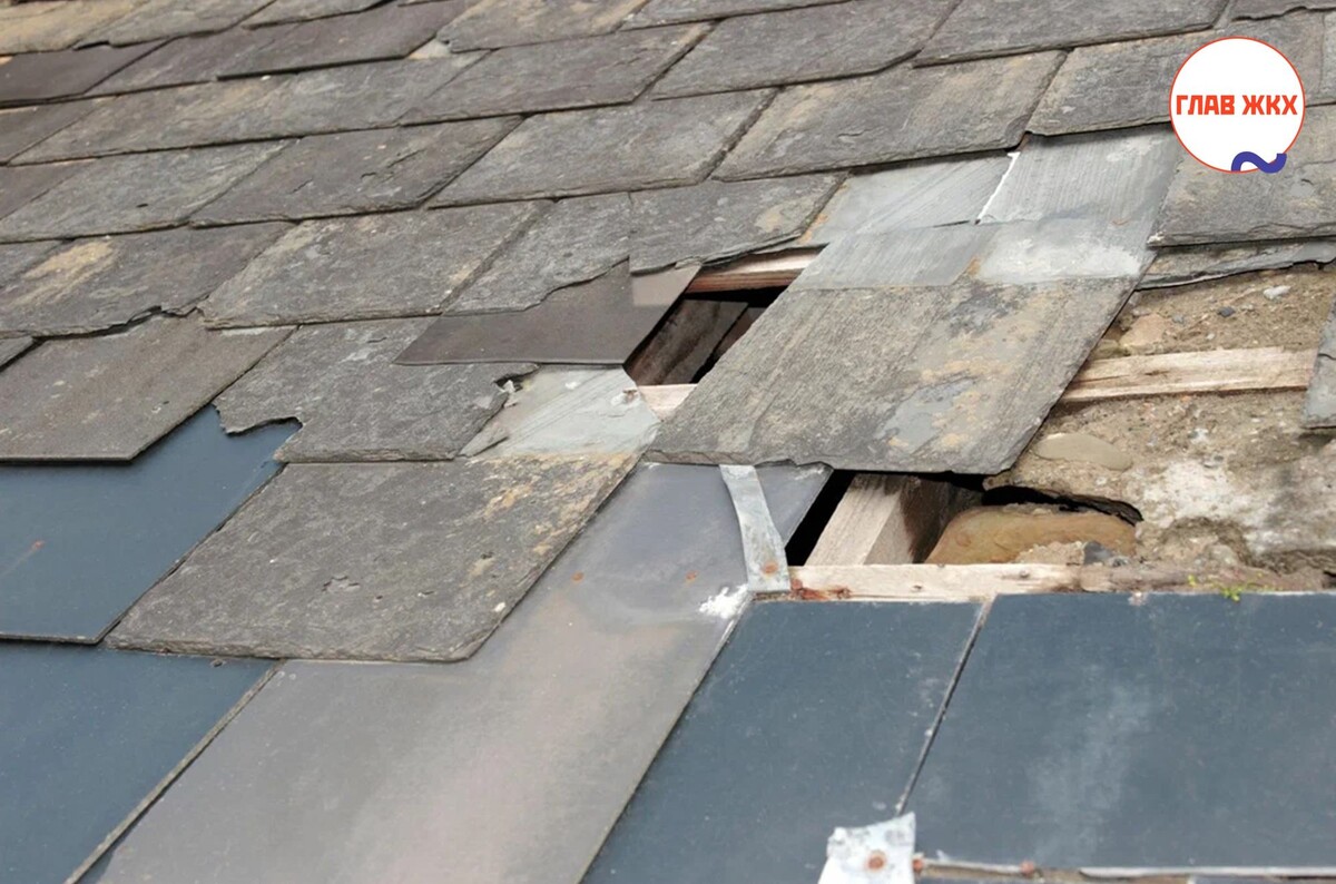 Кто виноват и что делать, когда течет крыша и забит водосток?
