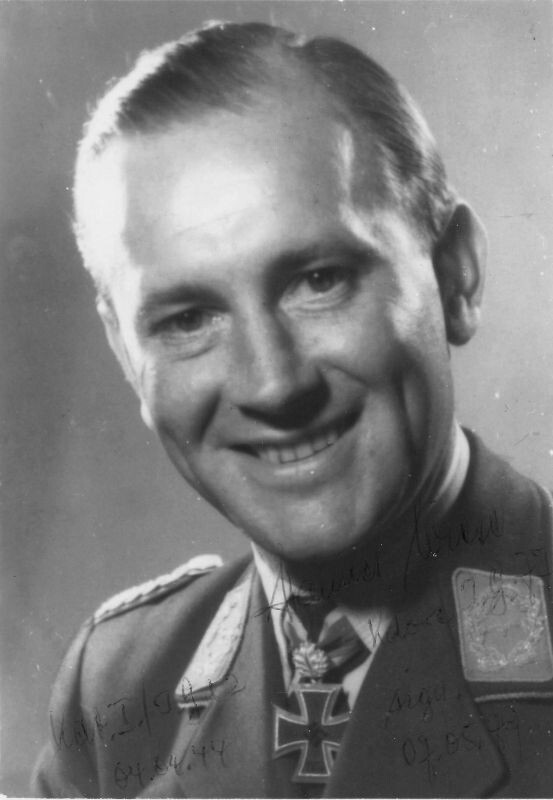 Йоханнес Визе. Достаточно сильный командир, сумевший значительно снизить потери в I группе. Однако минусом его тактики была излишняя осторожность. 