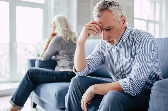 Хочу уйти от жены спустя 30 лет брака - между нами ни тепла, ни нежности. Или можно вернуть чувства после десятилетий равнодушия?