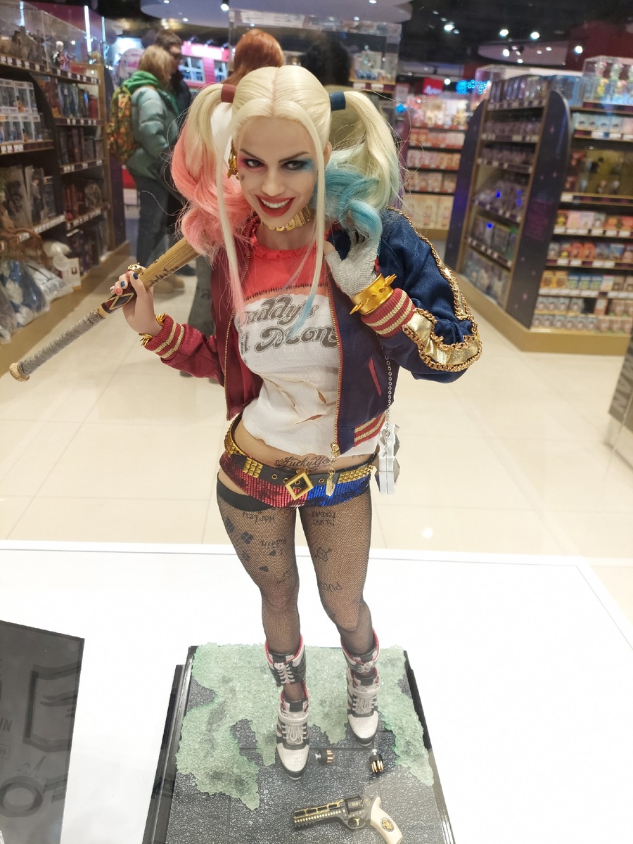 Харли Квинн — 649 000 ₽