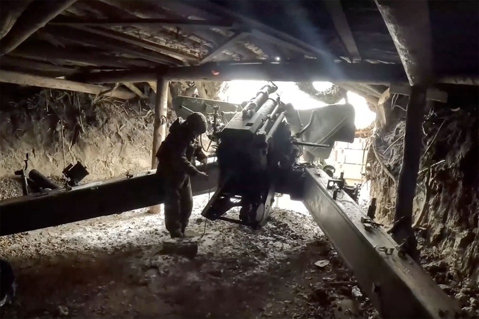    Минобороны России демонстрирует кадры боевой работы артиллерийского расчёта 49-й общевойсковой армии из состава группировки войск «Днепр».