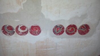 Удалось сохранить фотографии первых своих работ