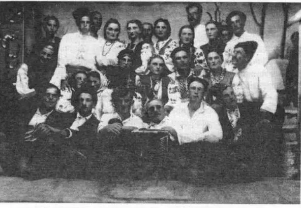 Украинские националисты из общества "Просвита", Красногоровка, Донбасс, 1942 г. 