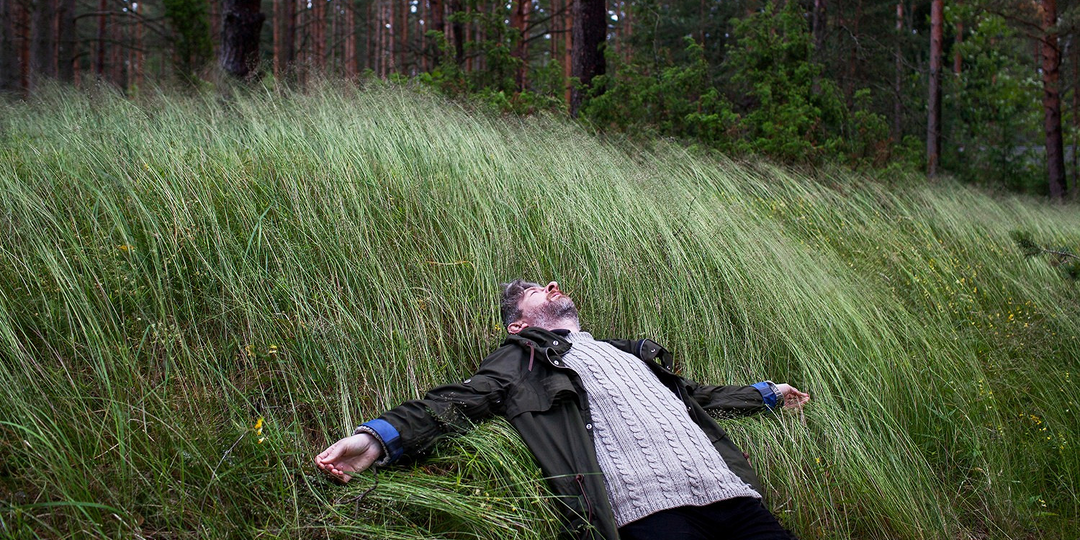 Терапия криком: почему тысячи людей по всему миру собираются в парках, чтобы просто поорать