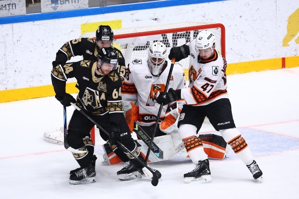    «Адмирал» и «Амур» первыми вышли на лед в 2026 году. Фото: Дмитрий Сорока, ХК «Адмирал»