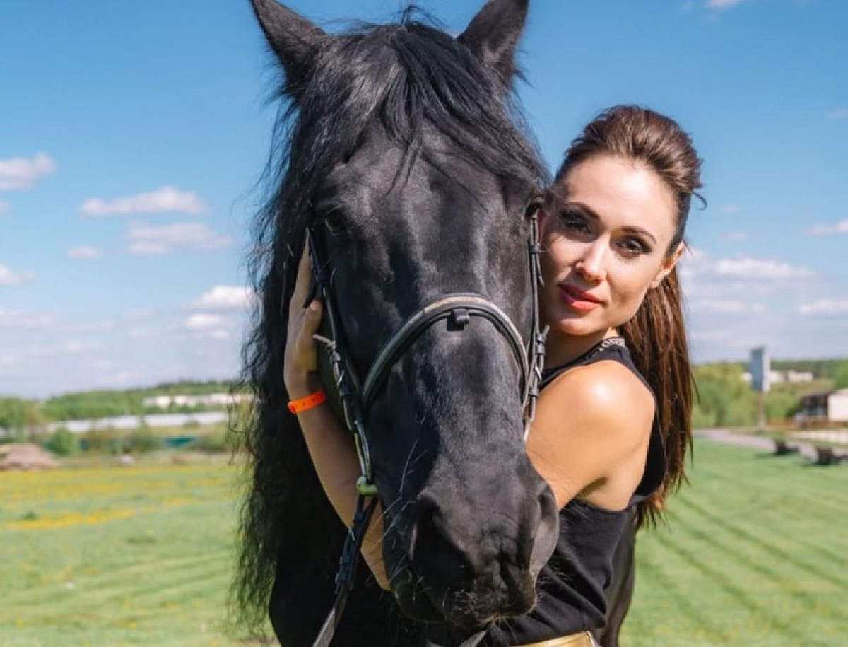    Елена Товстик (Instagram* @elenatovstik)