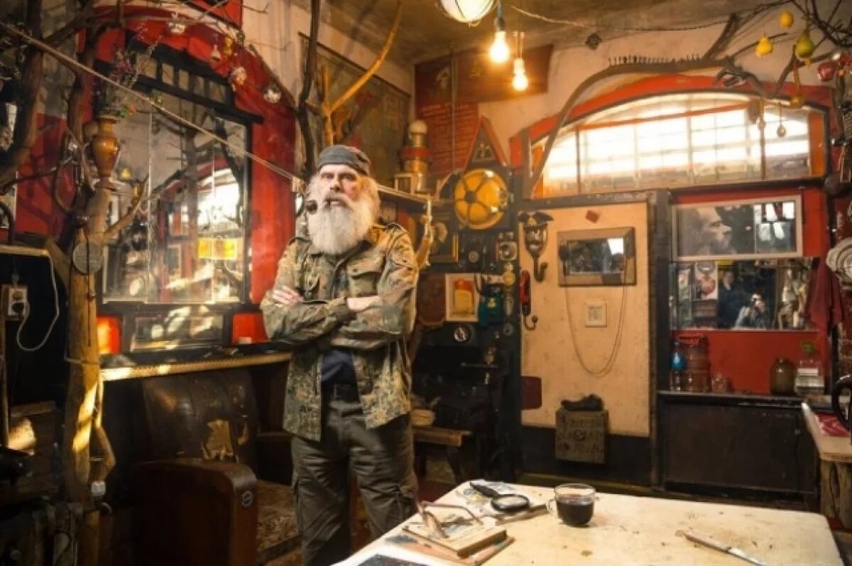    Тайны творчества легендарного художника открывает выставка во Владивостоке