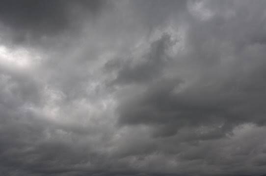 Война вялотекущая.
Для генералов скучная.
Почти без обострений.
И боевых горений. 

Где танковые клинья?
Проходы по тылам?
Без толку все усилья.
Один бла-бла-бла-блам.