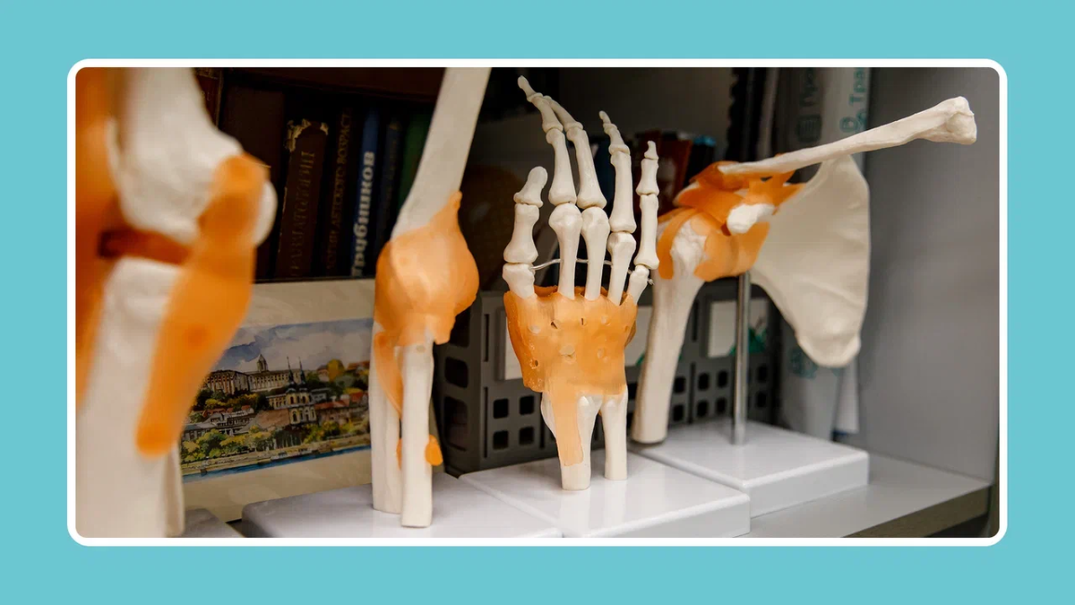 Переломы, ушибы, растяжения: топ зимних травм на катке и в гололёд — и как их избежать 