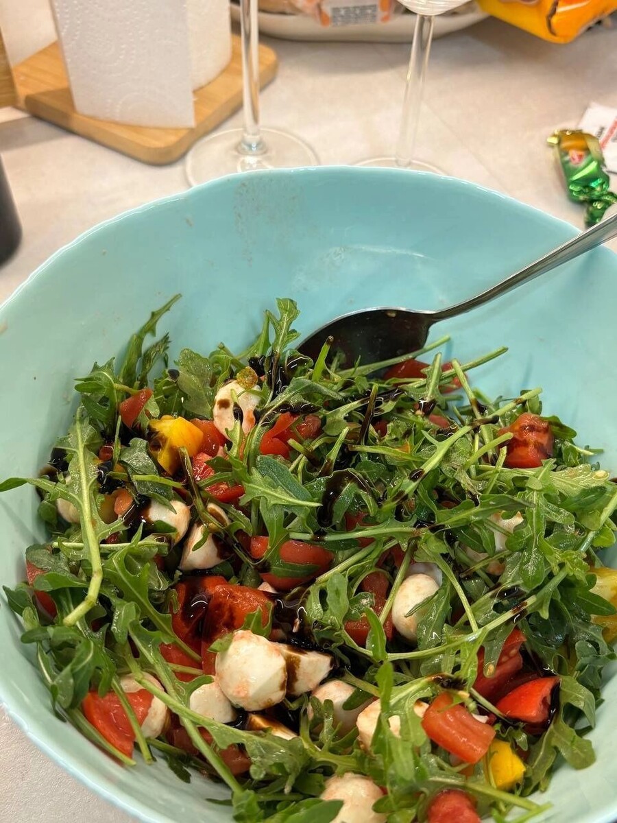    Легкий салат с руколлой   56orb.ru