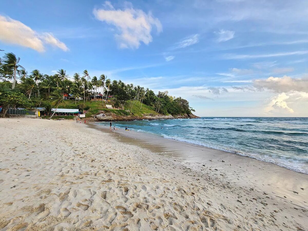 Фото с сайта https://phuket-insider.com/