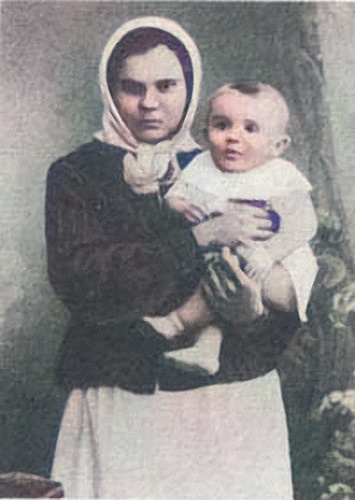 С няней Варварой Ивановной Марченко, 1907 год