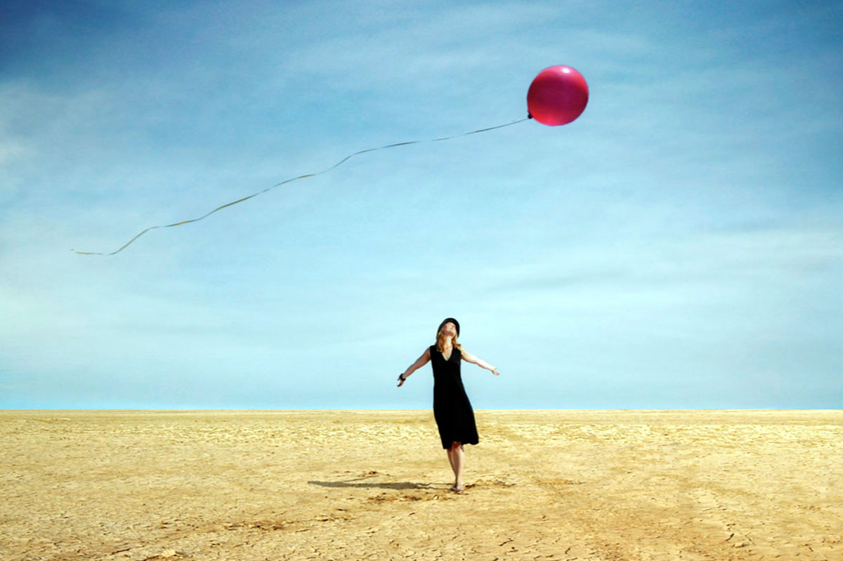 Ваша нервная система перестраивается, чтобы адаптироваться к постоянным угрозам. Вы буквально меняетесь на биологическом уровне