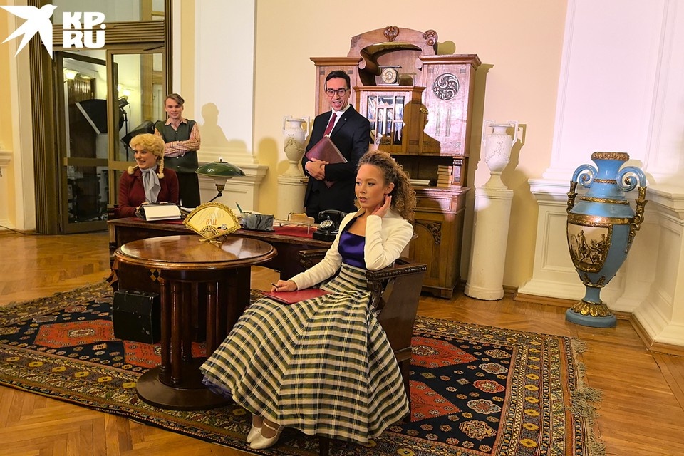    Самой популярной фотозоной стал кабинет чиновника средней руки Юлия АНДРИЕНКО