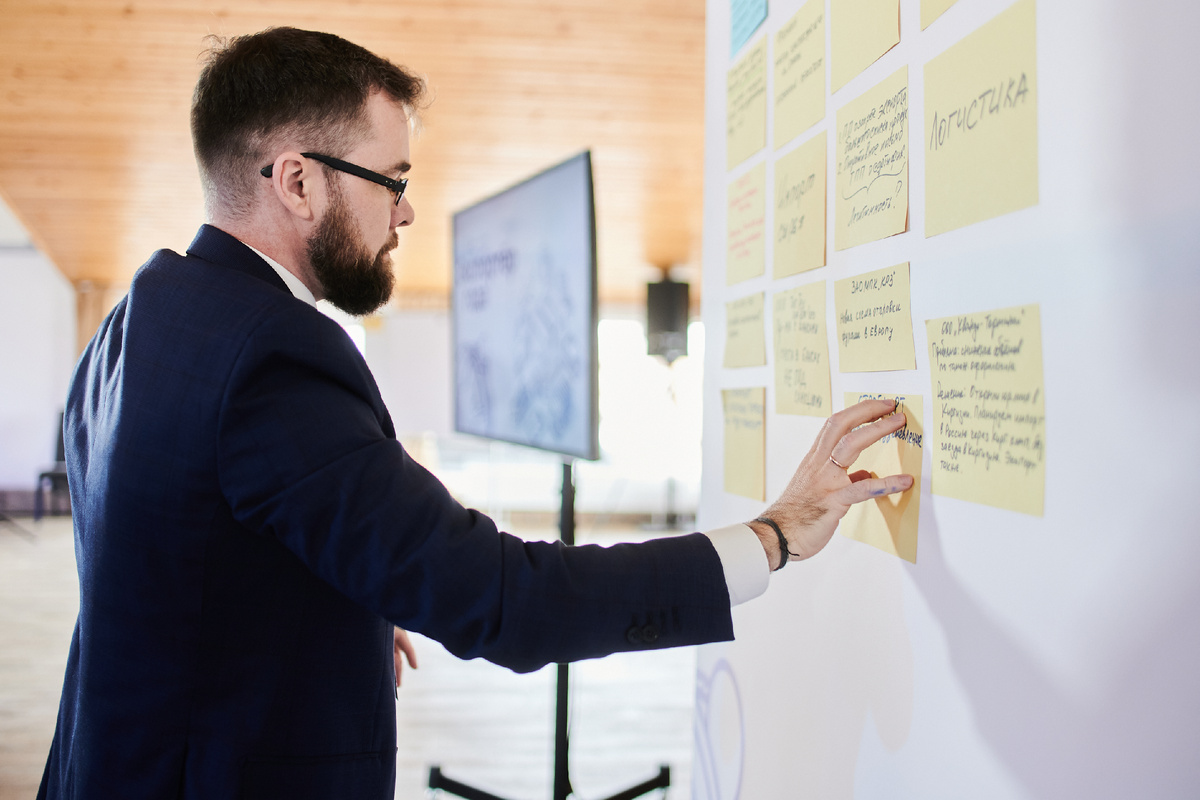 Алексей Юсов - заведующий лаборатории прикладных продаж и маркетинга школы бизнеса МИРБИС