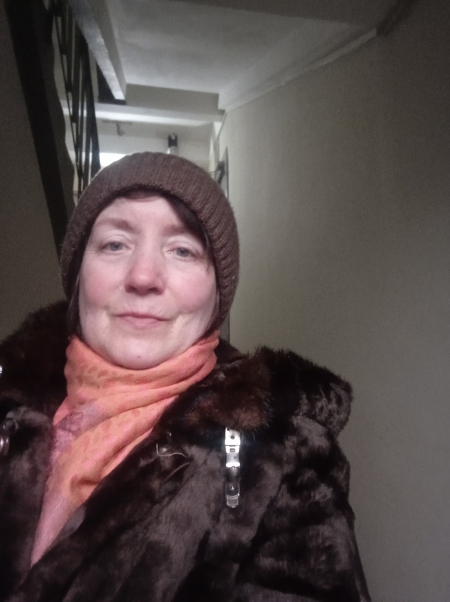 Я в под,езде нашего дома в Перово.