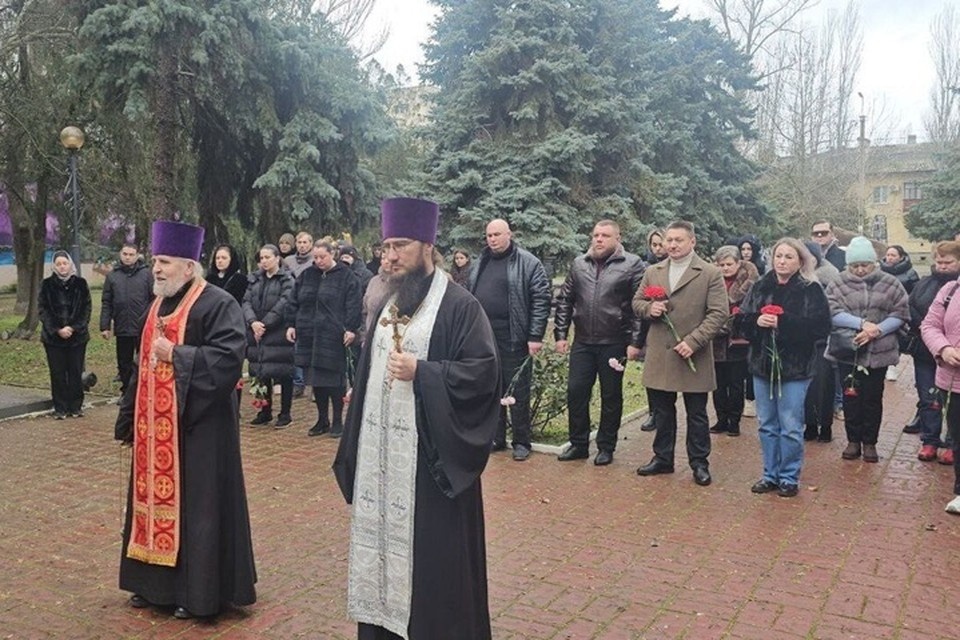    В Скадовском округе прошли панихиды по жертвами массированного удара ВСУ по селу Хорлы в новогоднюю ночь. Фото: Скадовская епархия РПЦ