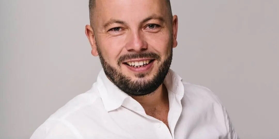 «Меня просто выставили»: шансонье Сумишевский воюет с тещей после смерти жены