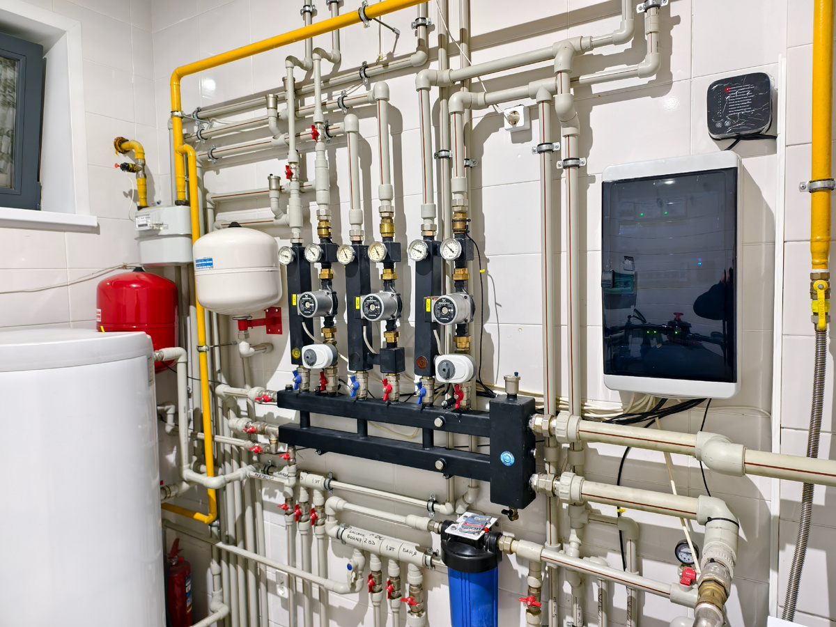 Котельная загородного дома с установленными контроллерами Thermozone AI ab4