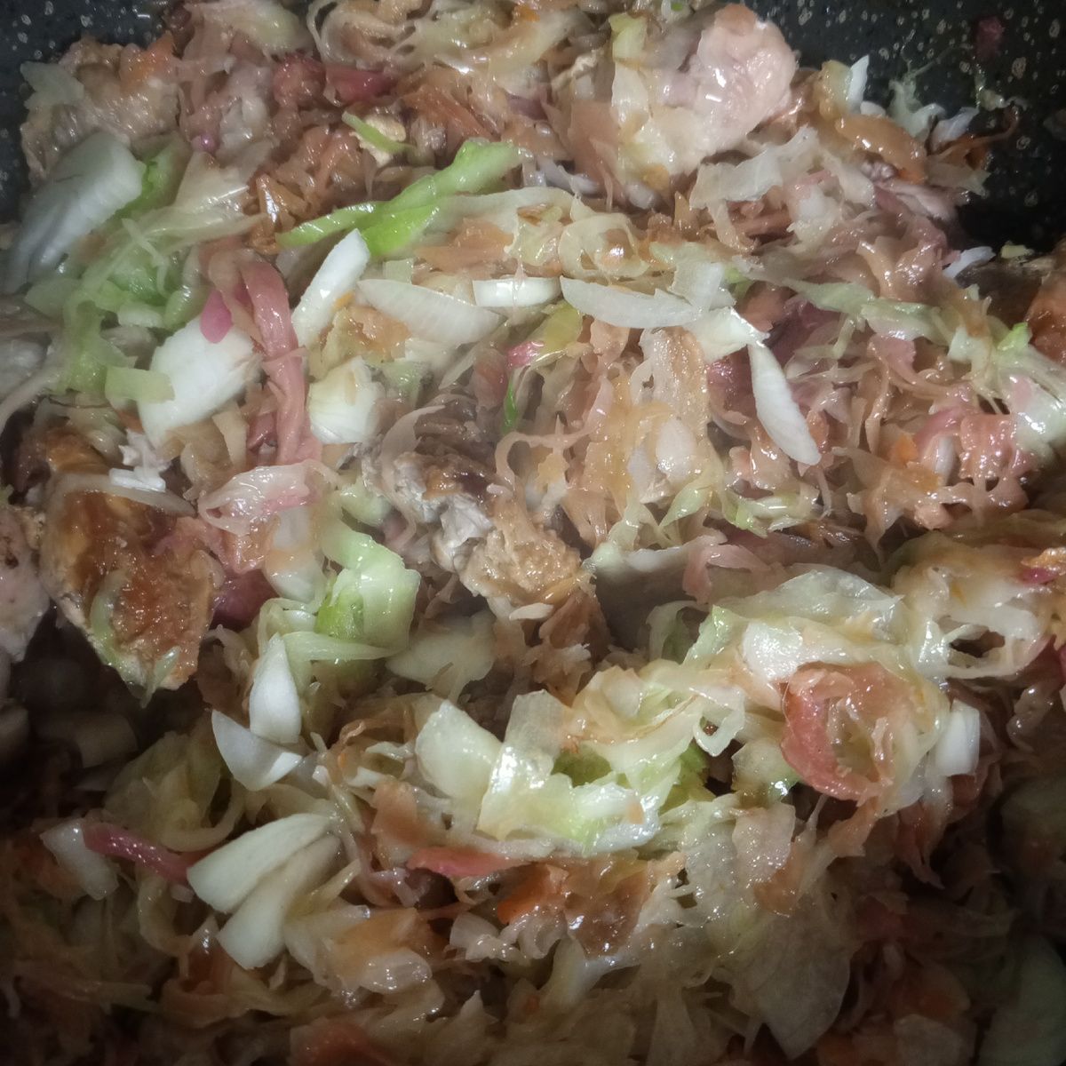 Готовится капуста. Фото автора Занозонька