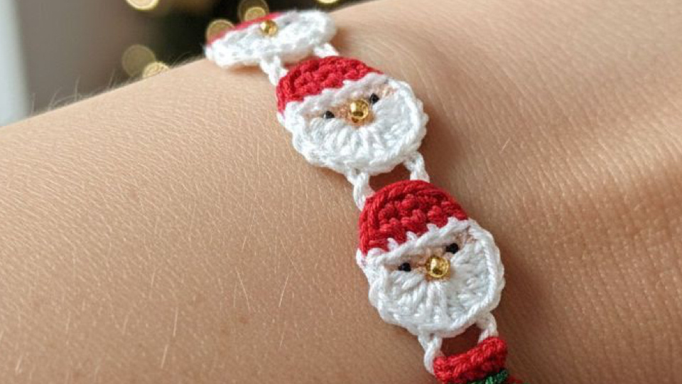 Вяжем новогоднее украшение!