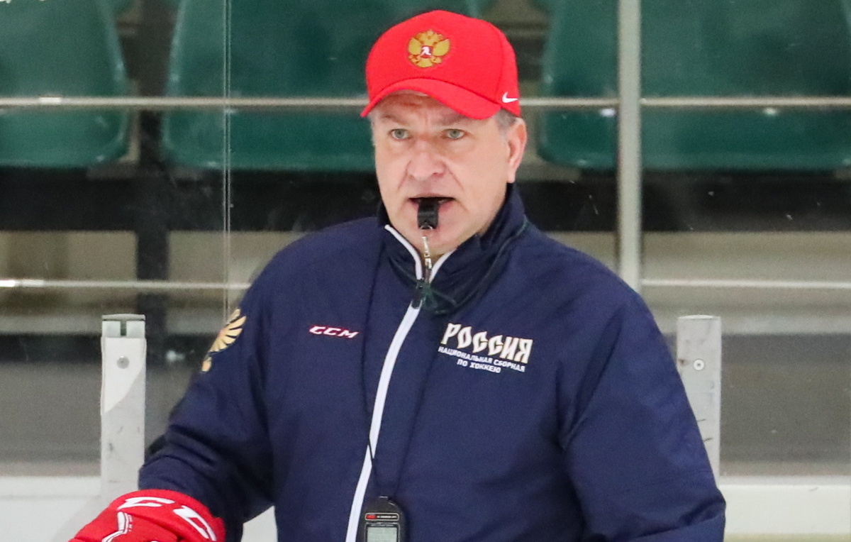    Главный тренер "Адмирала" Олег Браташ  Антон Новодережкин/ТАСС