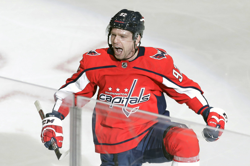     Фирменная "птичка" Евгения Кузнецова за "Вашингтон Кэпиталс" / фото: AP