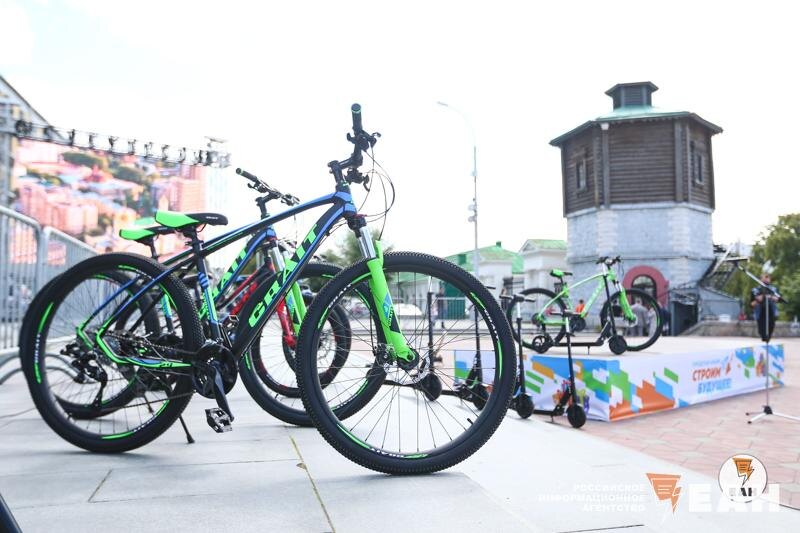    ЕАН. Горные велосипеды на площади Труда в Екатеринбурге