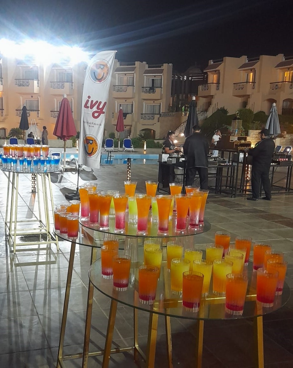 Подготовка к презентации напитков идет полным ходом.