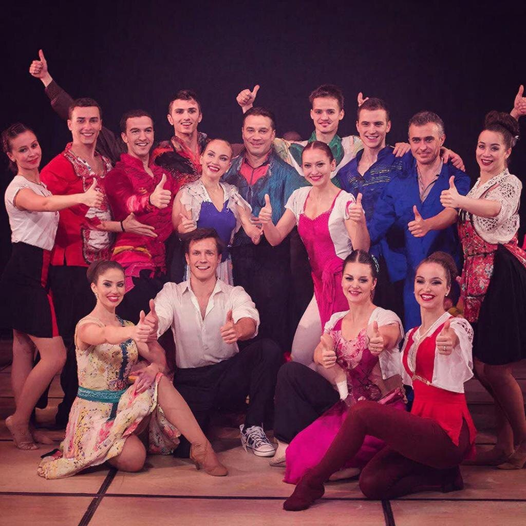 Фото сгенерированы ботом