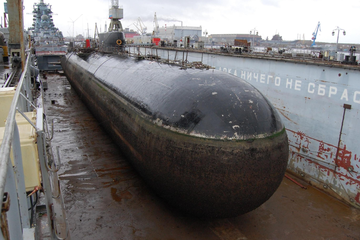 К-222 (проект 661), самая быстрая подводная лодка в мире, в сухом доке в Северодвинске, 2008 год 