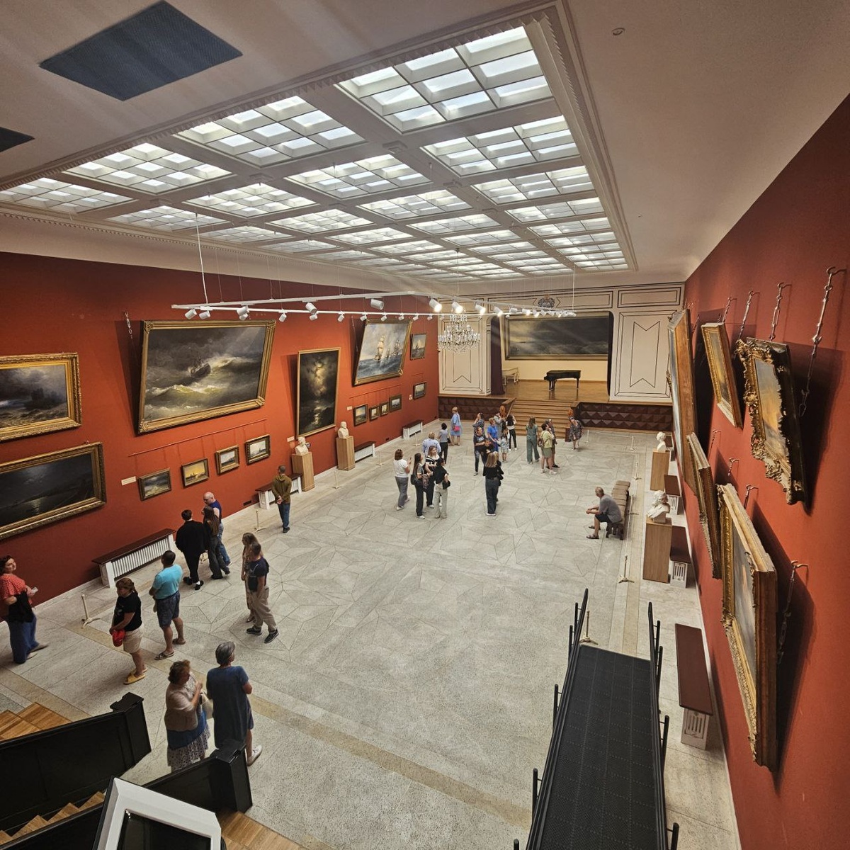 Зал музея И.К. Айвазовского, Феодосия (фото автора)