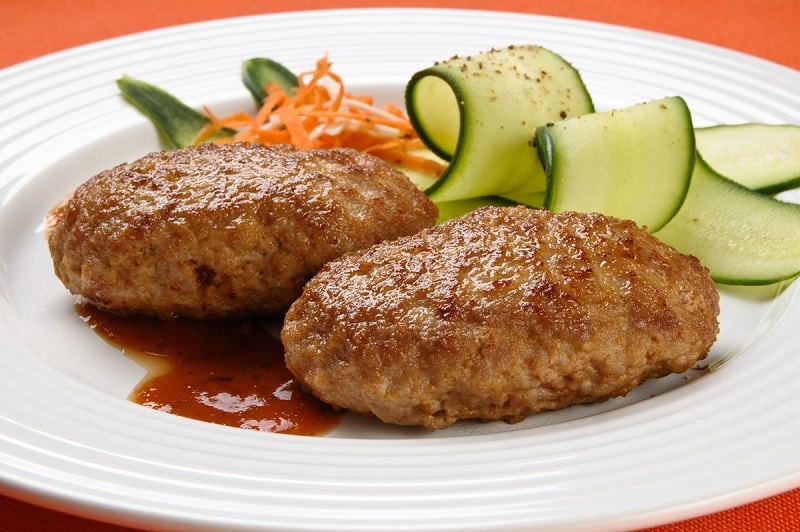 Особый рецепт пышных и нежных котлет из советских столовых с секретным ингредиентом: ностальгия и настоящий вкус