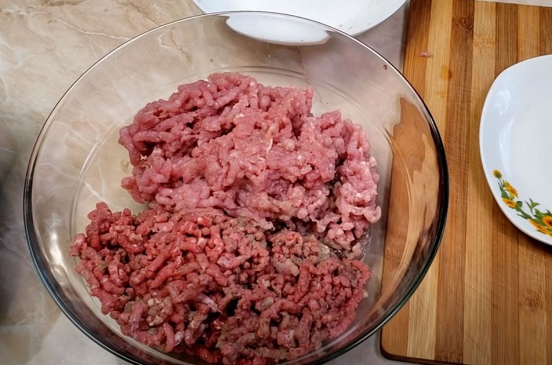 Особый рецепт пышных и нежных котлет из советских столовых с секретным ингредиентом: ностальгия и настоящий вкус