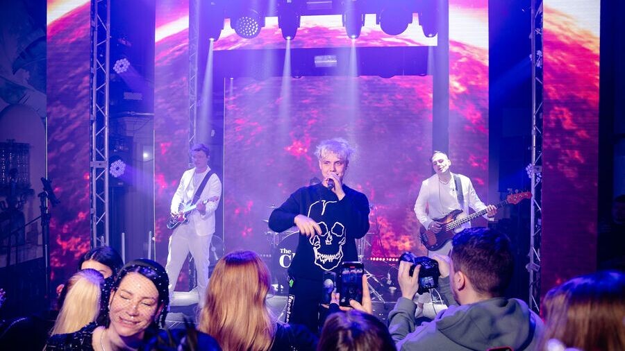 Концерт в Петербурге завершился давкой и вызовом медиков