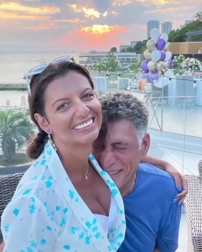    Онкобольная Маргарита Симоньян тяжело переживает смерть мужаСоцсети Маргариты Симоньян