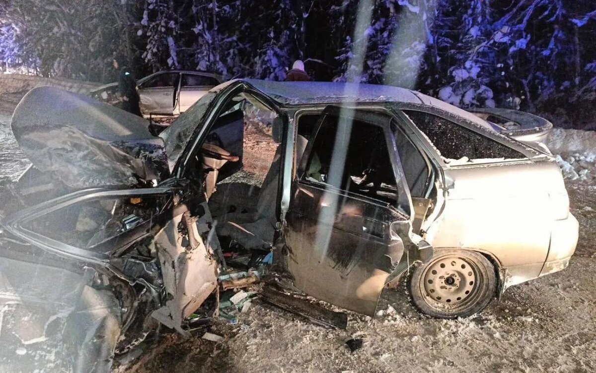    Трое молодых людей пострадали в ДТП в Сарапуле