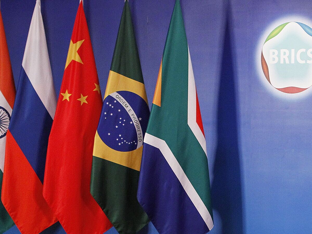    Флаги стран-участников БРИКС© РИА Новости