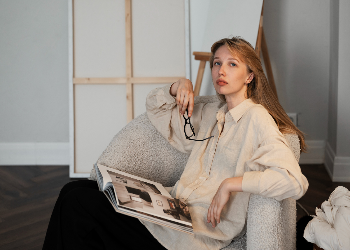 <a href="https://ru.freepik.com/free-photo/young-woman-working-her-worshop_29661783.htm">Изображение от freepik</a>