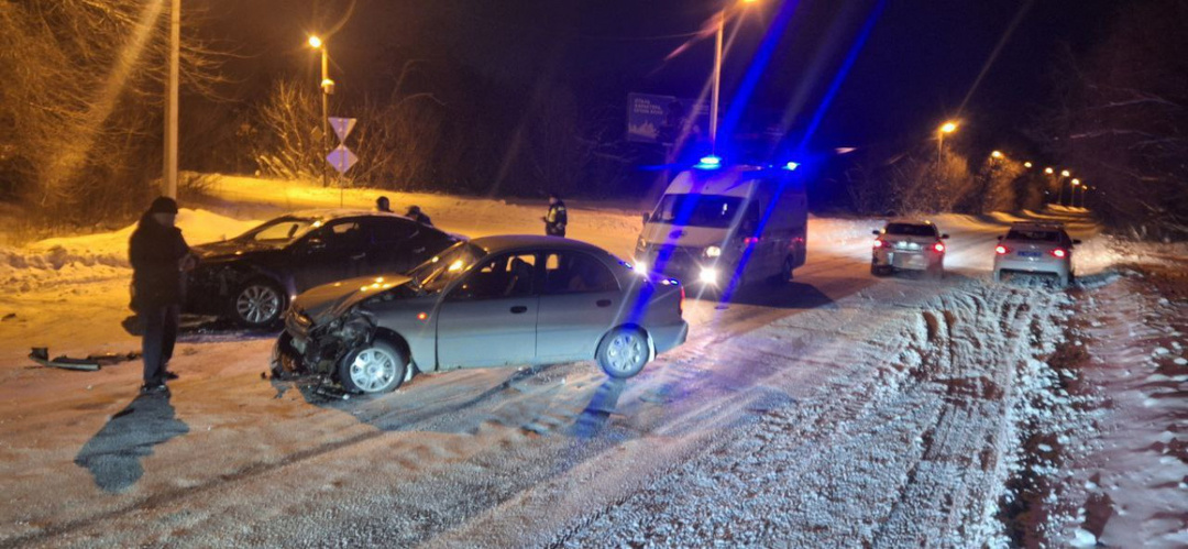 Двое детей пострадали в лобовом ДТП на дороге в Челябинской области